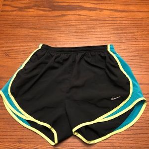 Nike Women’s Med Athletic Shorts w/Inside Lining